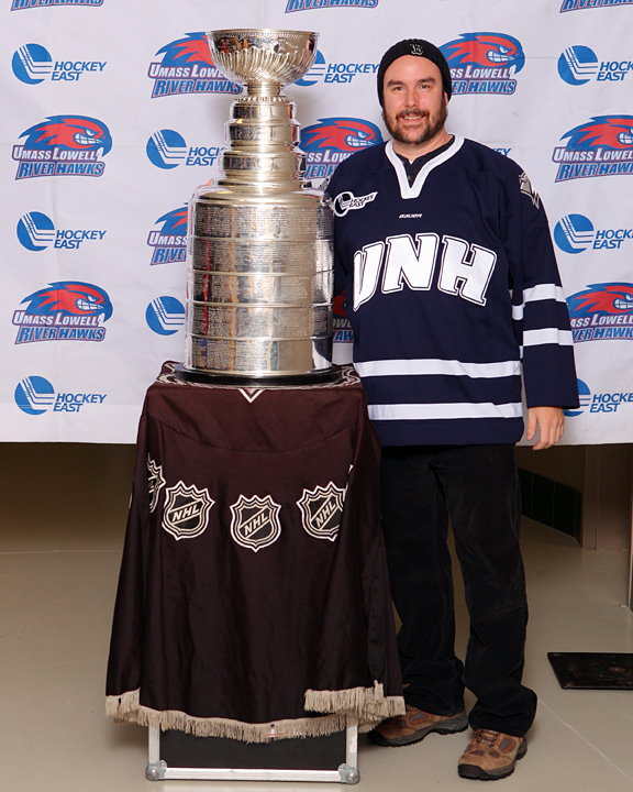 Name:  stanleycupsmall..jpg
Views: 539
Size:  200.0 KB