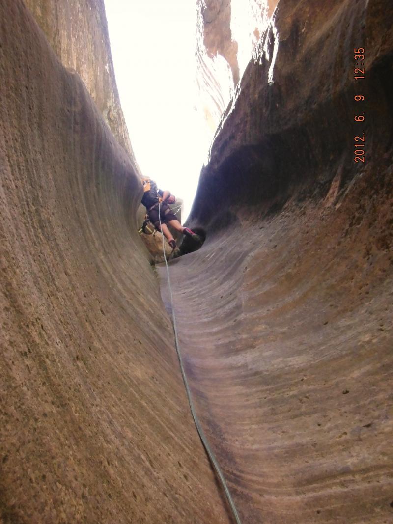 Name:  046.jpg
Views: 309
Size:  102.7 KB