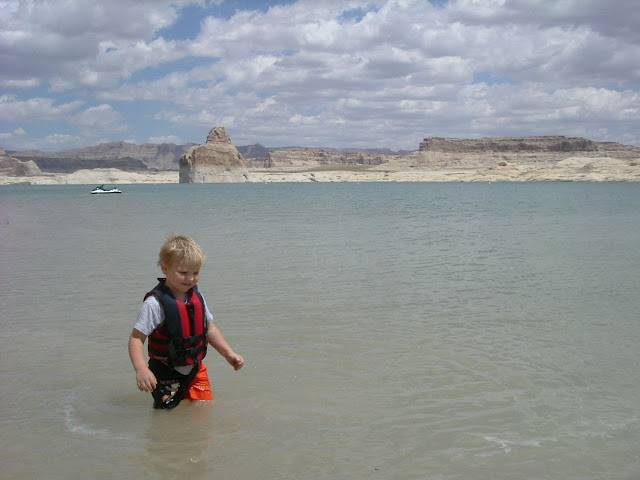 Name:  b2005_0606%u00252528014%2529.JPG
Views: 333
Size:  62.5 KB