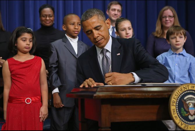 Name:  obama_signs_gun_control_executive_actions_jan_16_2013.jpg
Views: 196
Size:  42.3 KB