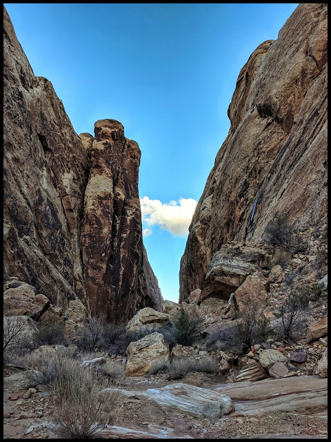 Name:  Moon_Shine_Tanks_San_Rafael_Swell_Utah_ShaunasAdventures_2.JPG
Views: 3018
Size:  144.5 KB