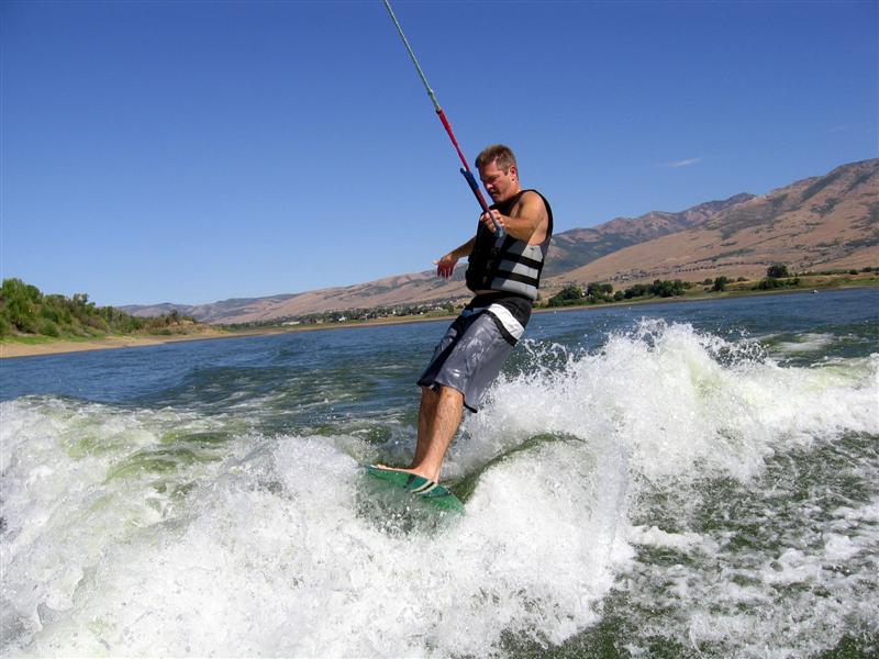 wake surfing (5).JPG